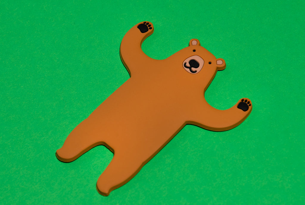 Obešalnik za ključe z motivi medvedkov.